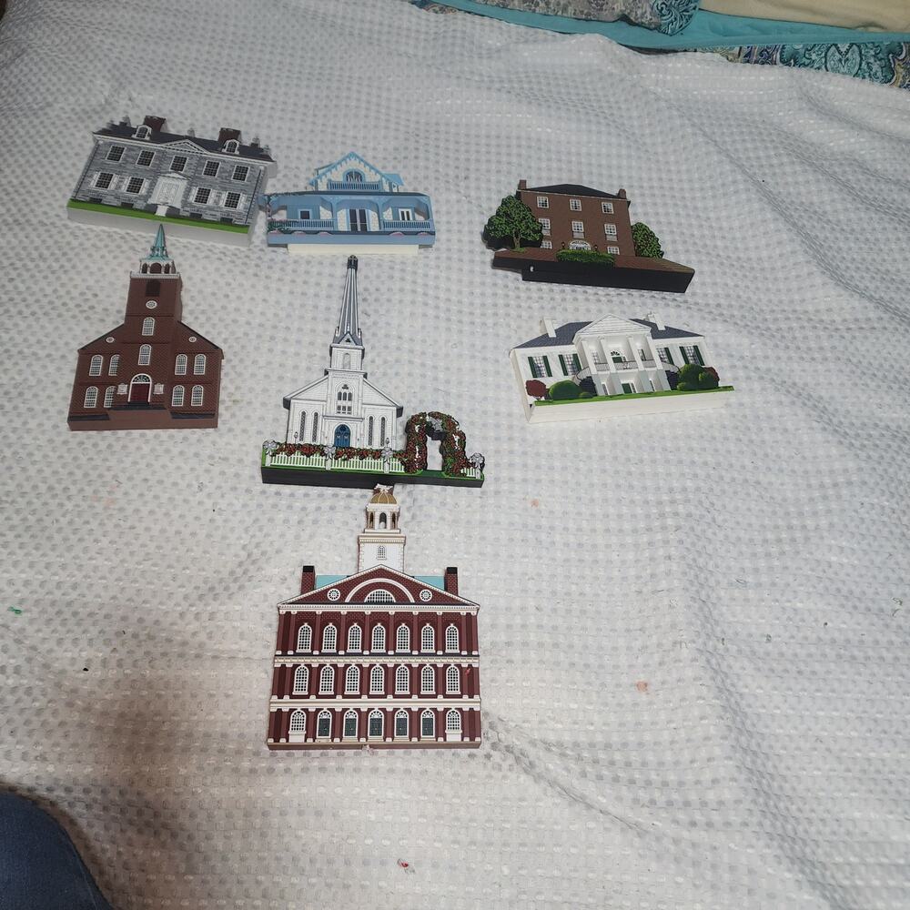 SHELIA EUC WOODEN VINTAGE HOMES TOWN HALLS LANDMARK BUILDINGS  LOT OF 7